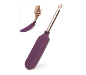 Luxusní erotická plácačka s dlouhým pádlem ve fialovém provedení